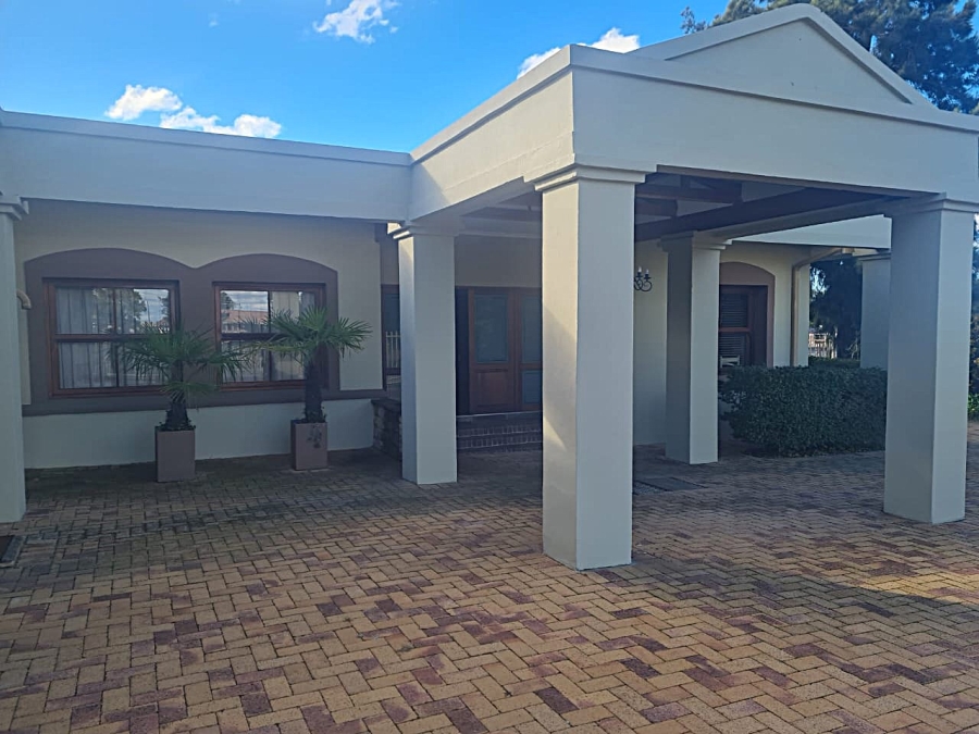 6 Bedroom Property for Sale in Senekal Free State